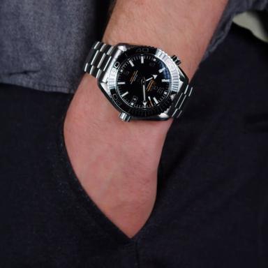 OMEGA Seamaster Planet Ocean 600M 43,5 Referenz: 215.30.44.21.01.001 Produktbild 2