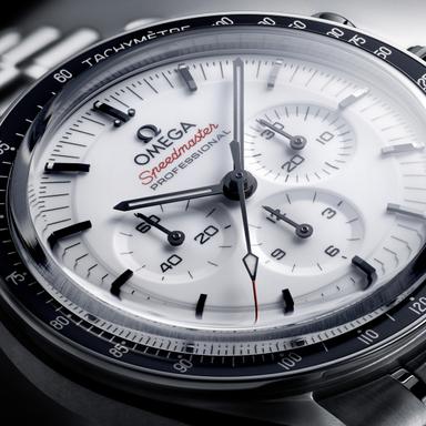 OMEGA Speedmaster Moonwatch Saphir Chronograph Referenz: 310.30.42.50.04.001 Produktbild 2