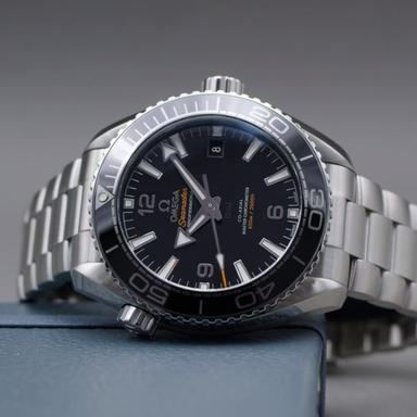 OMEGA Seamaster Planet Ocean 600M 39,5 Referenz: 215.30.40.20.01.001 Produktbild 5