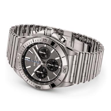 Breitling Chronomat B01 42 Referenz: EB0134101M1E1 Produktbild 2