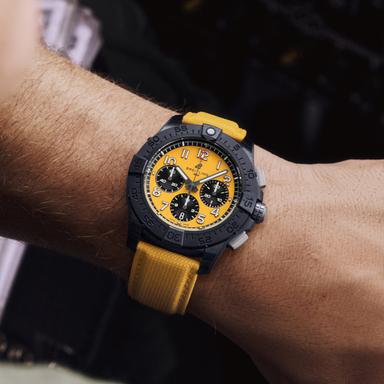 Breitling Avenger B01 Chronograph 44 Night Misson Referenz: SB0147101I1X1 Produktbild 2