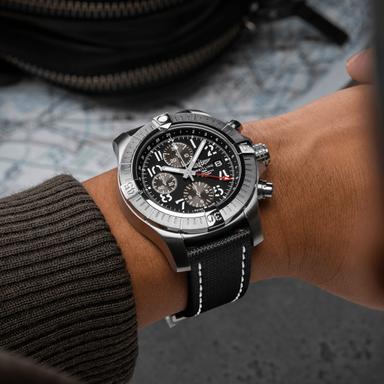 Breitling Avenger Chronograph GMT 45 Referenz: A24315101B1X1 Produktbild 3