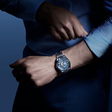 OMEGA Seamaster Aqua Terra GMT Worldtimer Summer Blue 43 Referenz: 220.10.43.22.03.002 Produktbild 3