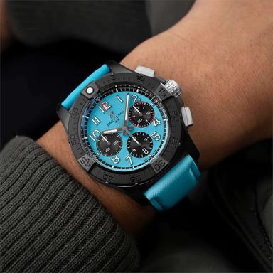 Breitling Avenger B01 Chronograph 44 Night Mission Referenz: SB0146101L1X1 Produktbild 4