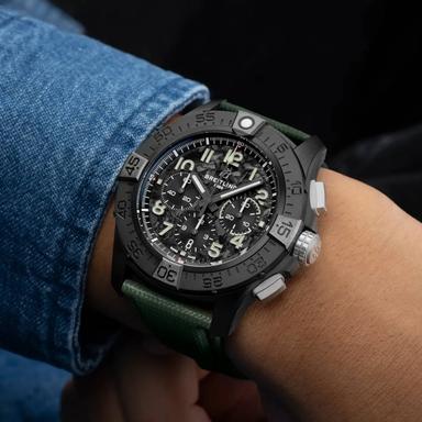 Breitling Avenger Automatic B01 Chronograph 46 Night Mission Referenz: SB0148101B1X1 Produktbild 4