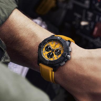 Breitling Avenger B01 Chronograph 44 Night Misson Referenz: SB0147101I1X1 Produktbild 3