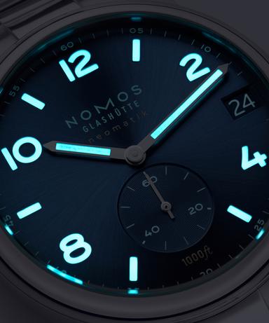 NOMOS Glashütte Club Sport neomatik 42 Datum blau Referenz: 782 Produktbild 4