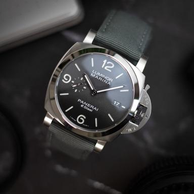 Panerai Luminor Marina ESteel™ Grigio Roccia Referenz: PAM01358 Produktbild 3