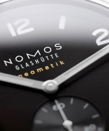 NOMOS Glashütte Club Sport Neomatik 42 Datum Schwarz Referenz: 781 Produktbild 3